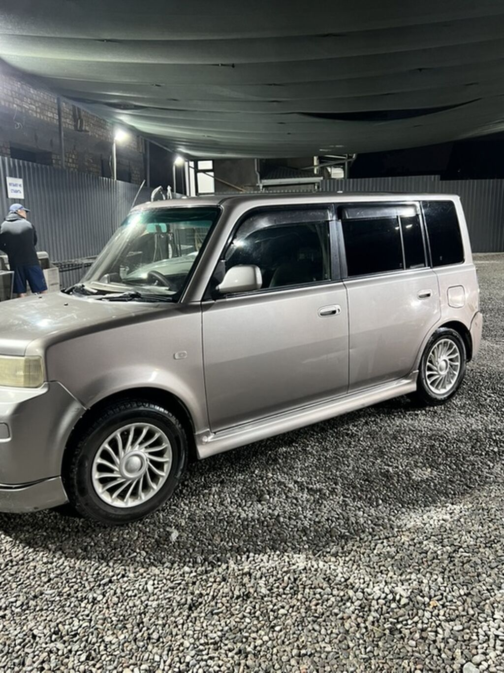 Toyota bB: 2002 г., 1.5 л, Автомат, Бензин, Минивэн: фото 2