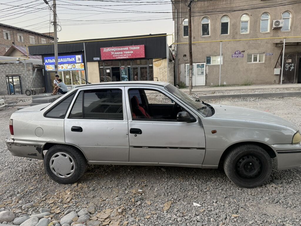Daewoo Nexia: 2005 г., 1.6 л, Механика, Бензин, Седан: фото 3