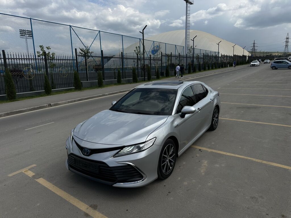 Toyota Camry: 2021 г., 2.5 л, Вариатор, Гибрид, Седан: фото 3