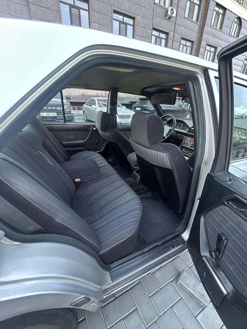 Mercedes-Benz E-Class: 1987 г., Бензин: фото 6