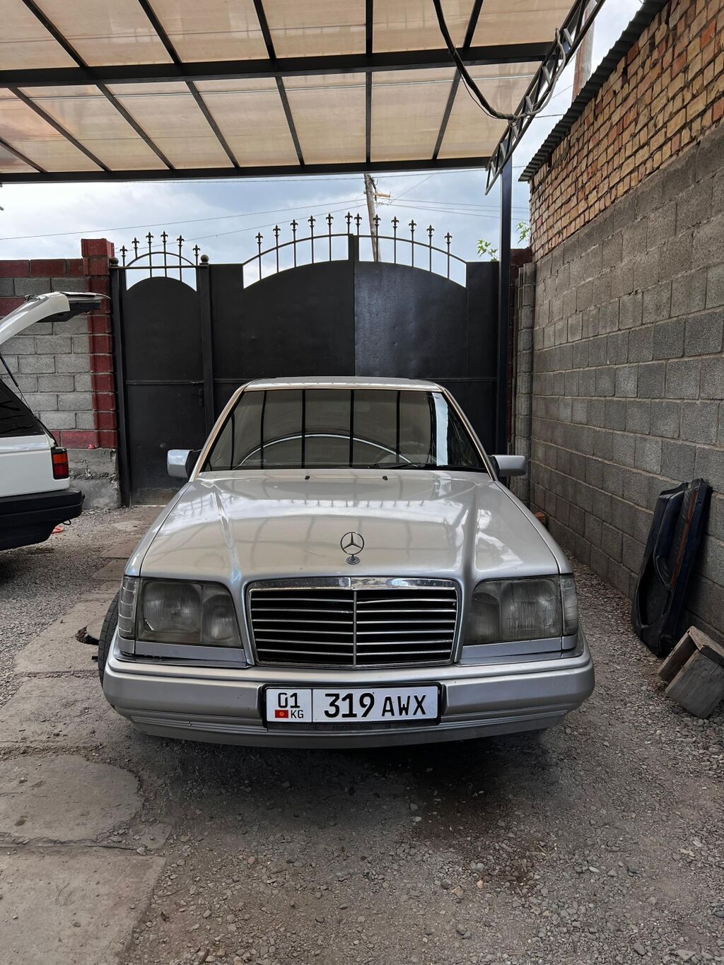 Mercedes-Benz W124