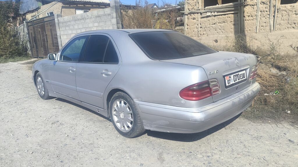 Mercedes-Benz E-Class: 2001 г., 2 л, Автомат, Бензин, Седан: фото 2