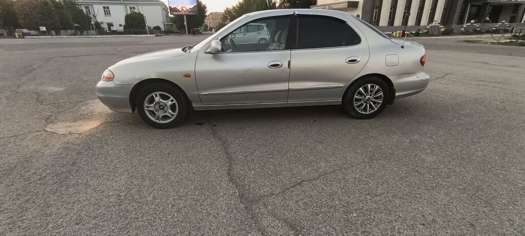 Hyundai Avante: 1999 г., 1.6 л, Механика, Бензин, Седан: фото 3