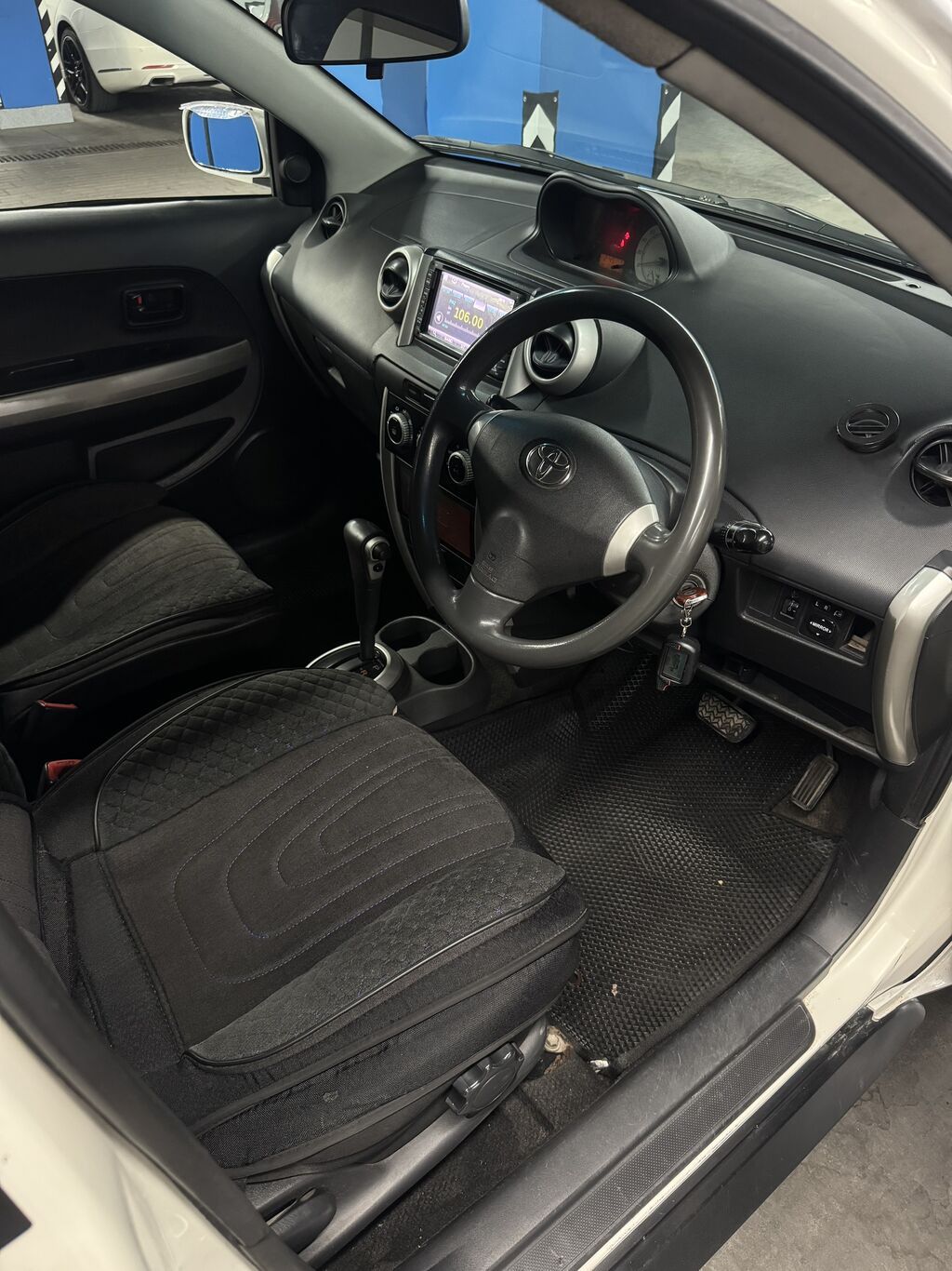 Toyota Ist: 2003 г., 1.5 л, Автомат, Бензин, Хэтчбэк: фото 5