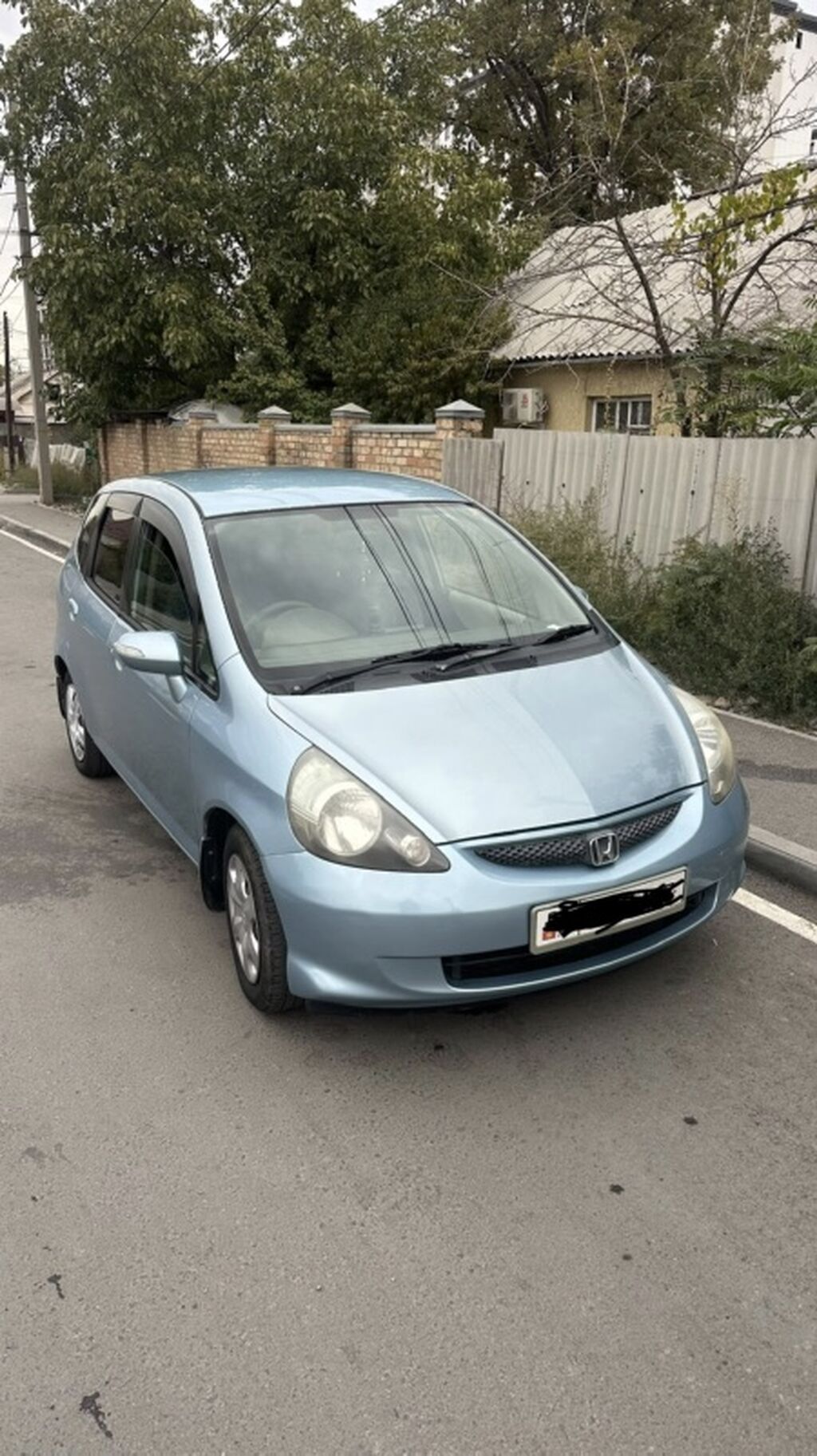 Продам Honda Fit, 2004 г., 1.5 л, автомат, хэтчбек: фото 2