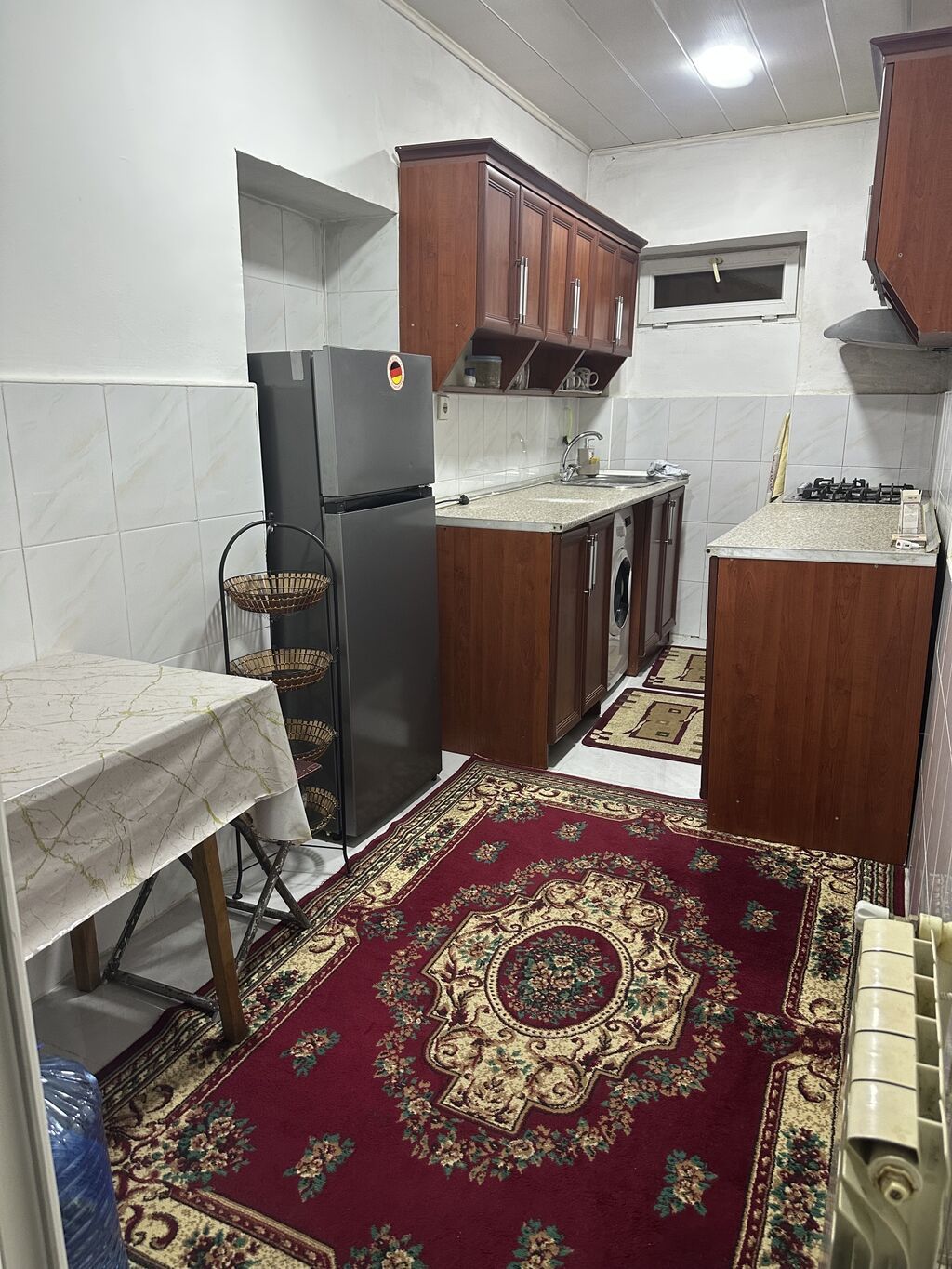 Kirayə üçün 2 otaqlı mənzil – əsas xüsusiyyətlər: - Geniş dəhliz
