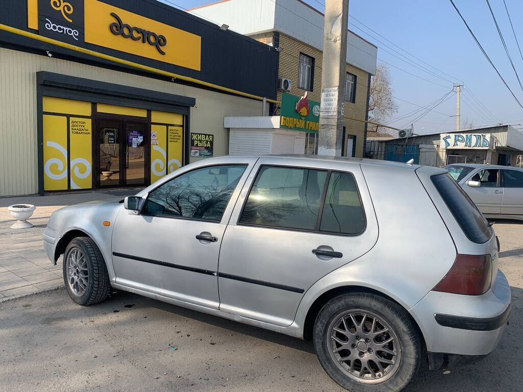 Volkswagen Golf: 2002 г., 1.6 л, Механика, Бензин, Хэтчбэк: фото 2