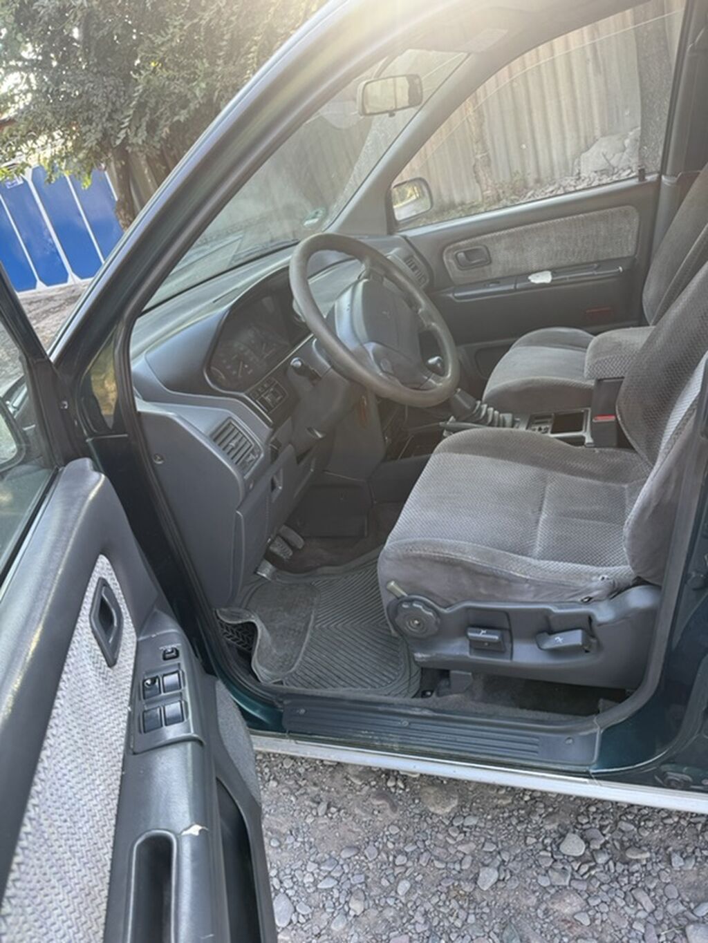 Mitsubishi Space Wagon: 1996 г., 2 л, Механика, Бензин, Минивэн: фото 5