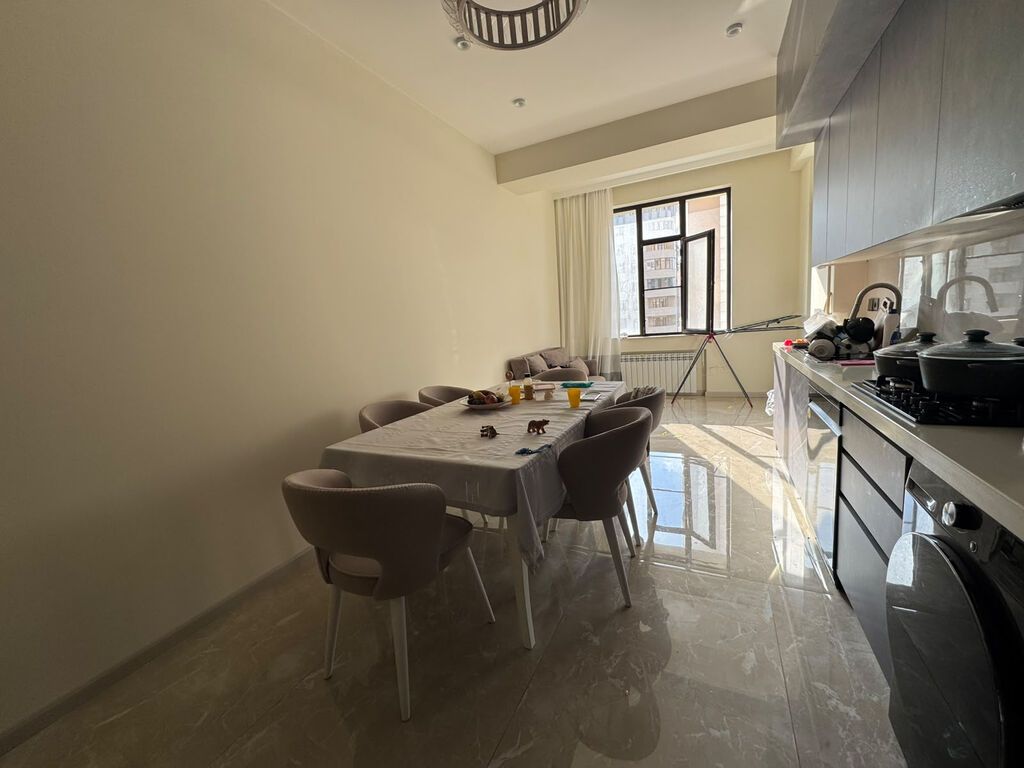 3 otaqlı, Yeni tikili, 152 kv. m