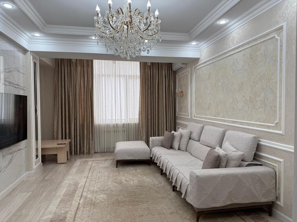 3 комнаты, 110 м², 7 мкр Элитка, 4 этаж, Дизайнерский ремонт: фото 1