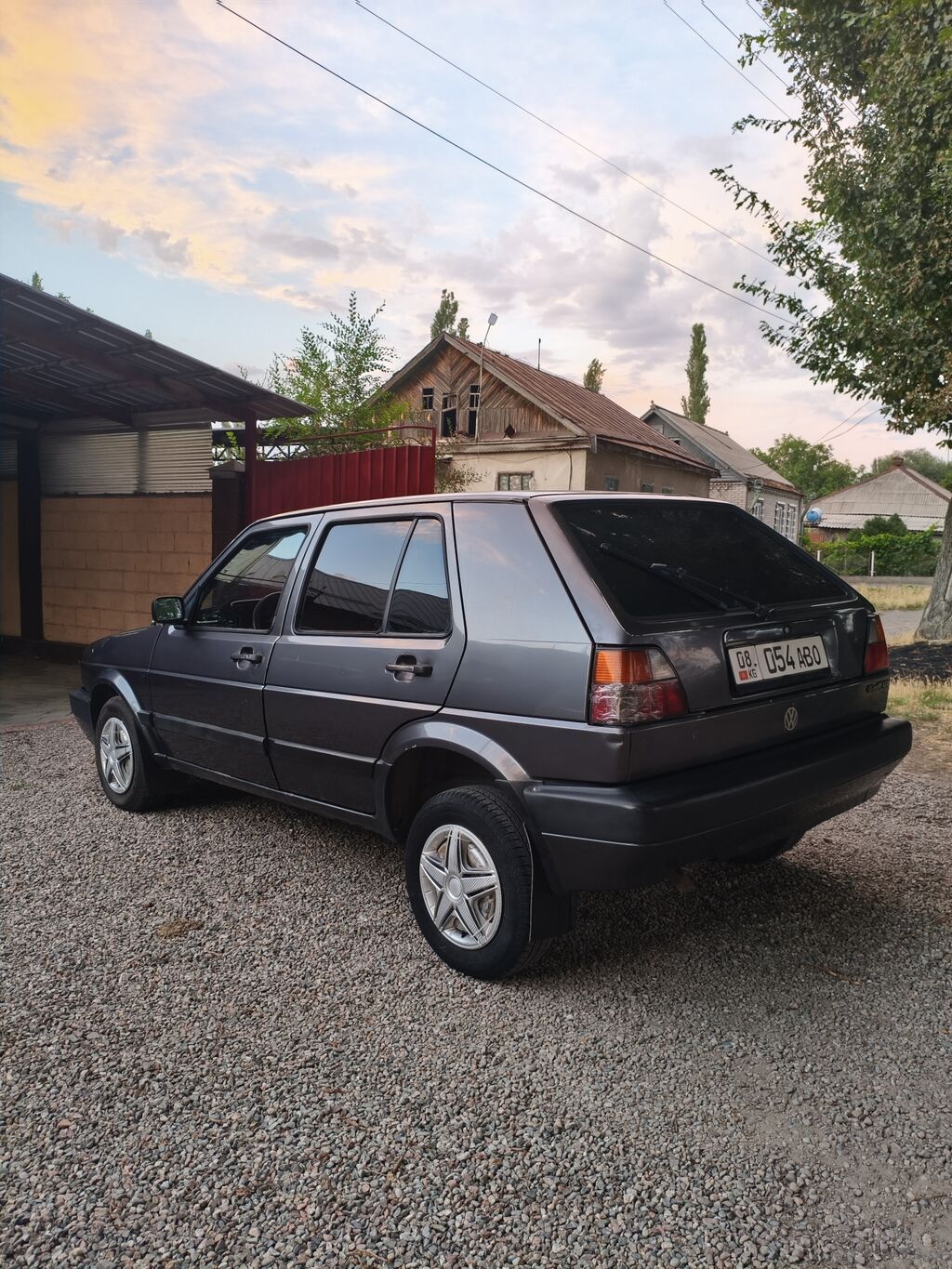 Volkswagen Golf: 1991 г., 1.8 л, Механика, Бензин, Хэтчбэк: фото 2