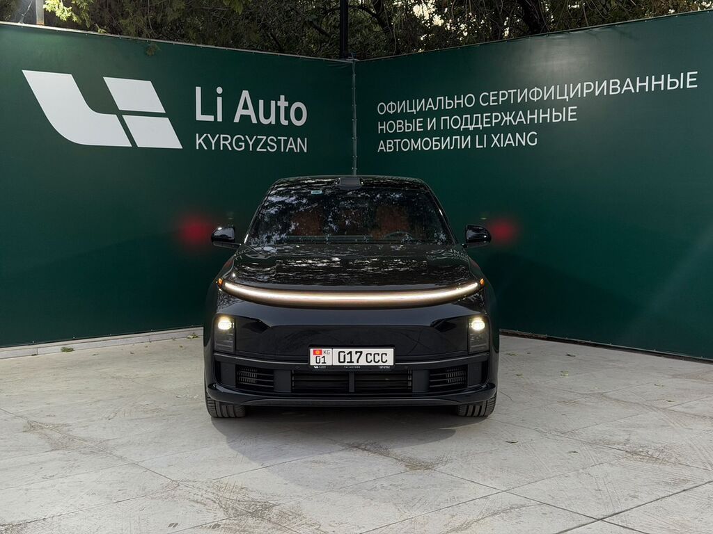 Lixiang L7: 2024 г., 1.5 л, Автомат, Электромобиль, Кроссовер: фото 2