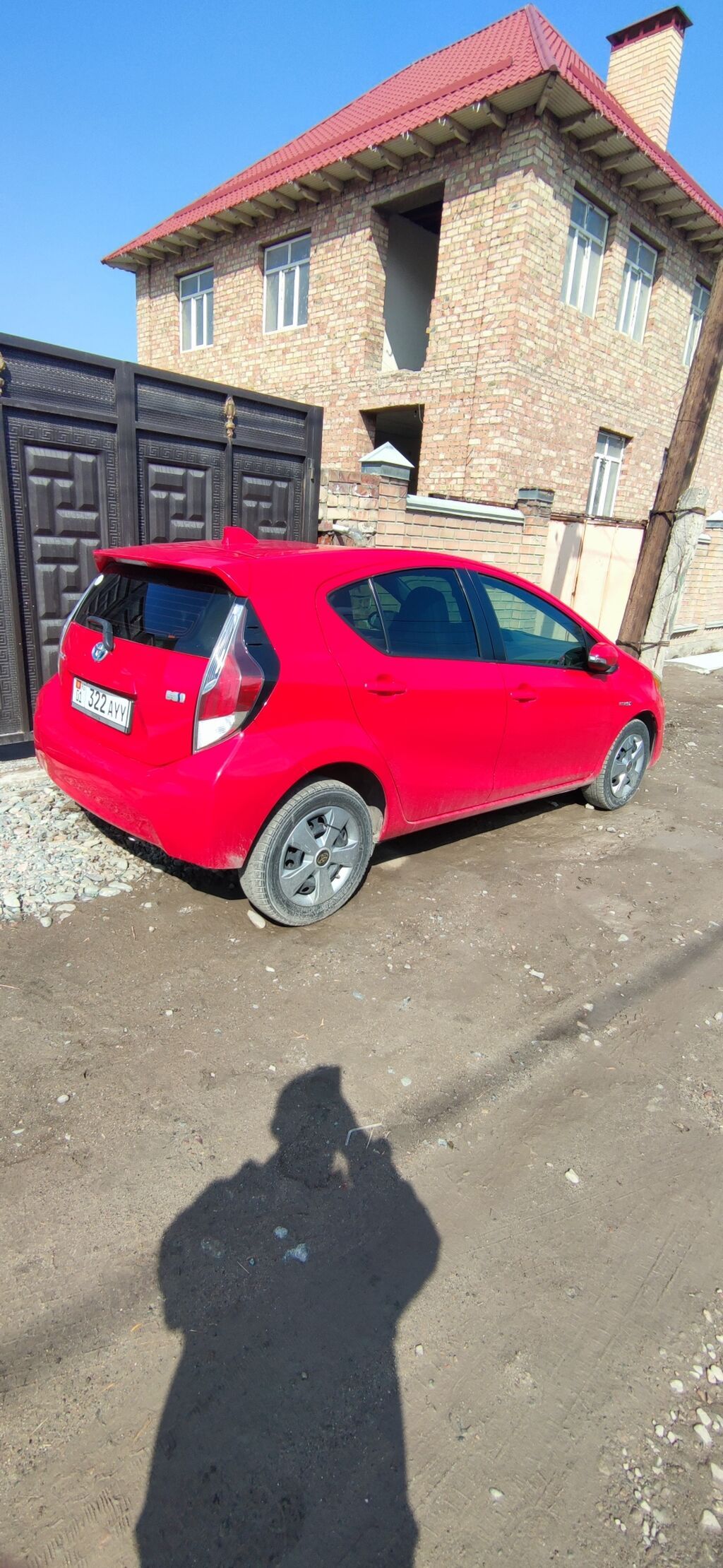 Toyota Aqua 2016 г., гибрид, 1.5 л, вариатор: фото 2