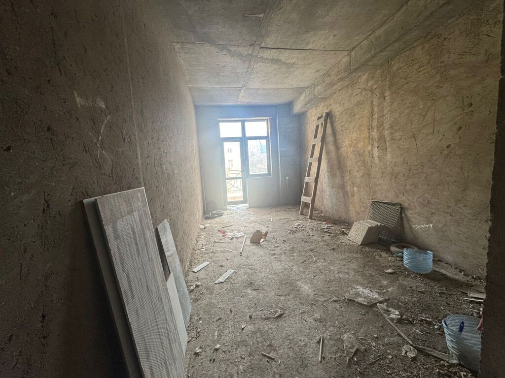 4 otaqlı, Yeni tikili, 185 kv. m