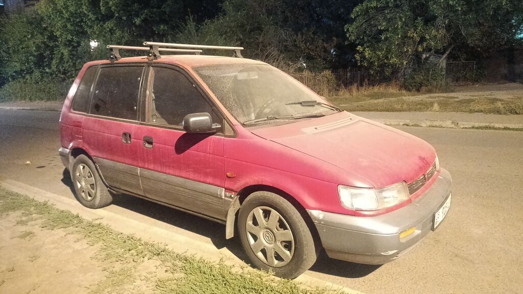 Mitsubishi Space Runner: 1991 г., 1.8 л, Механика, Бензин, Минивэн: фото 2