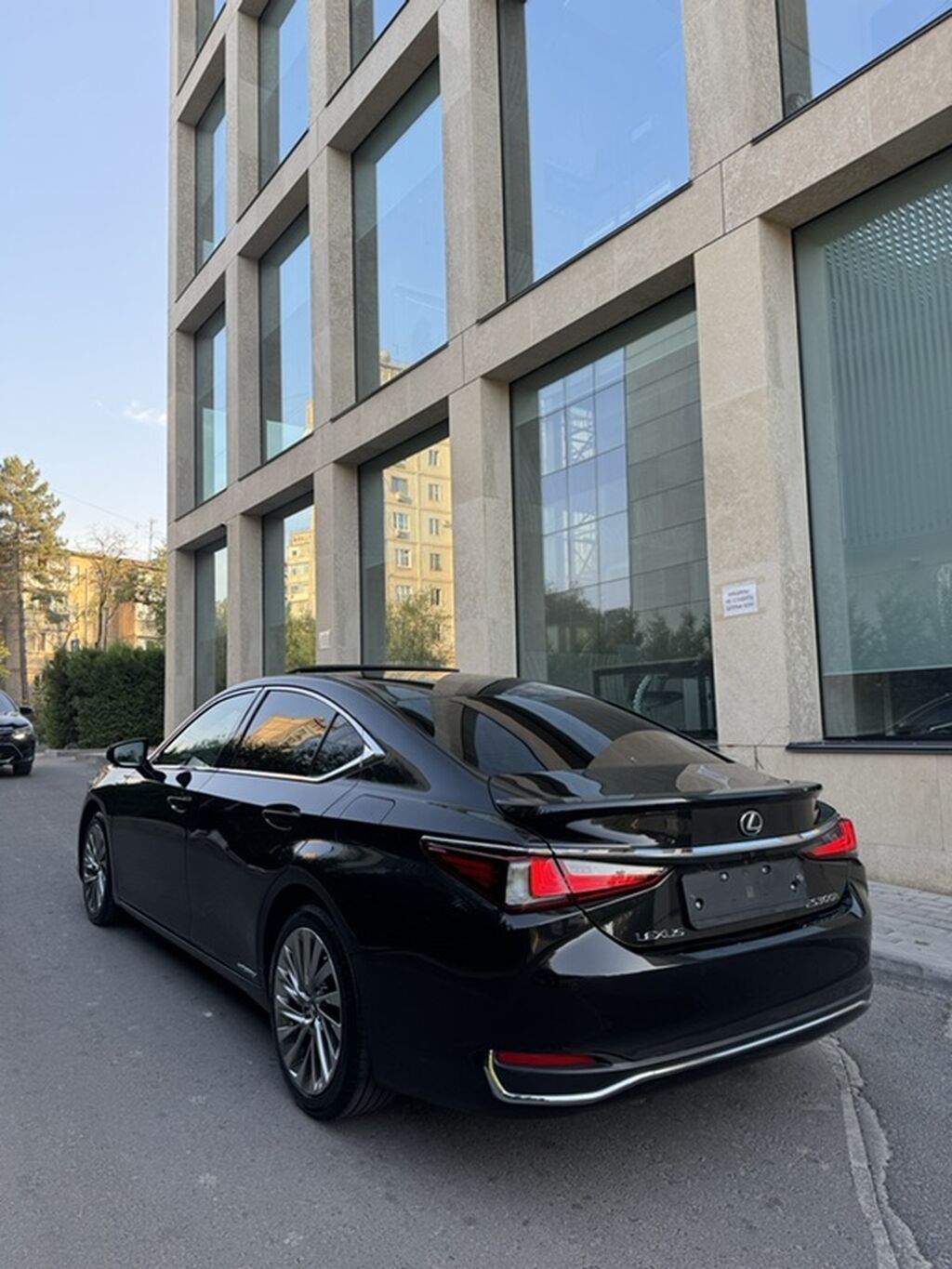 Lexus ES: 2019 г., 2.5 л, Вариатор, Гибрид, Седан: фото 4