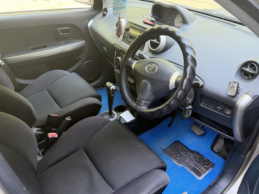 Toyota Ist 2003 г., хэтчбэк: фото 6