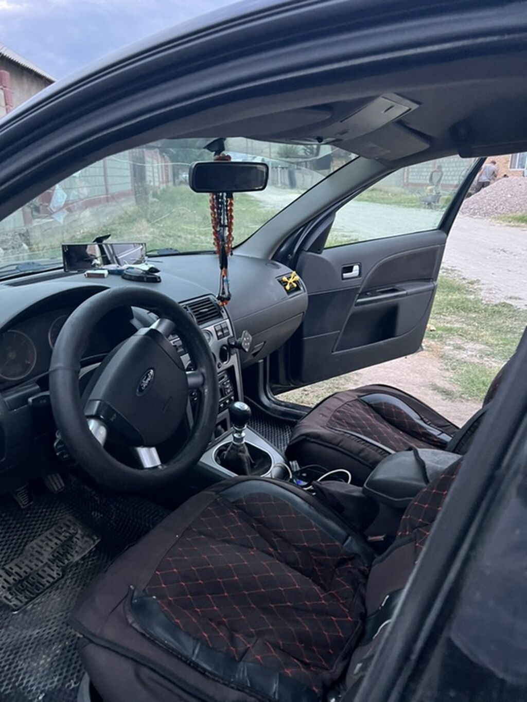 Ford Mondeo: 2004 г., 1.8 л, Механика, Седан: фото 4