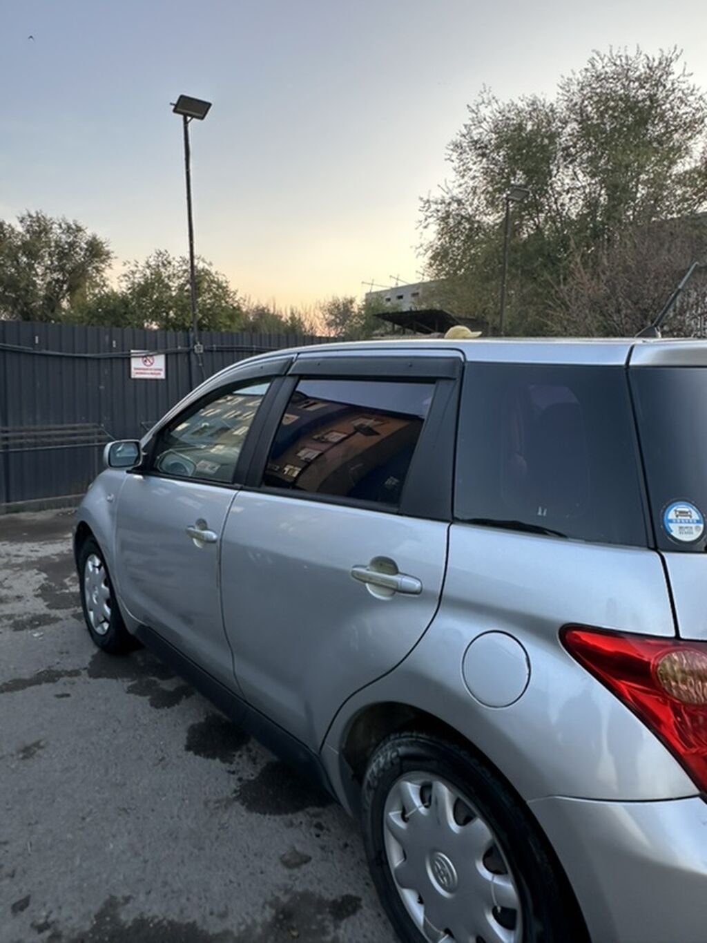 Toyota Ist: 2003 г., 1.3 л, Автомат, Бензин, Хэтчбэк: фото 6
