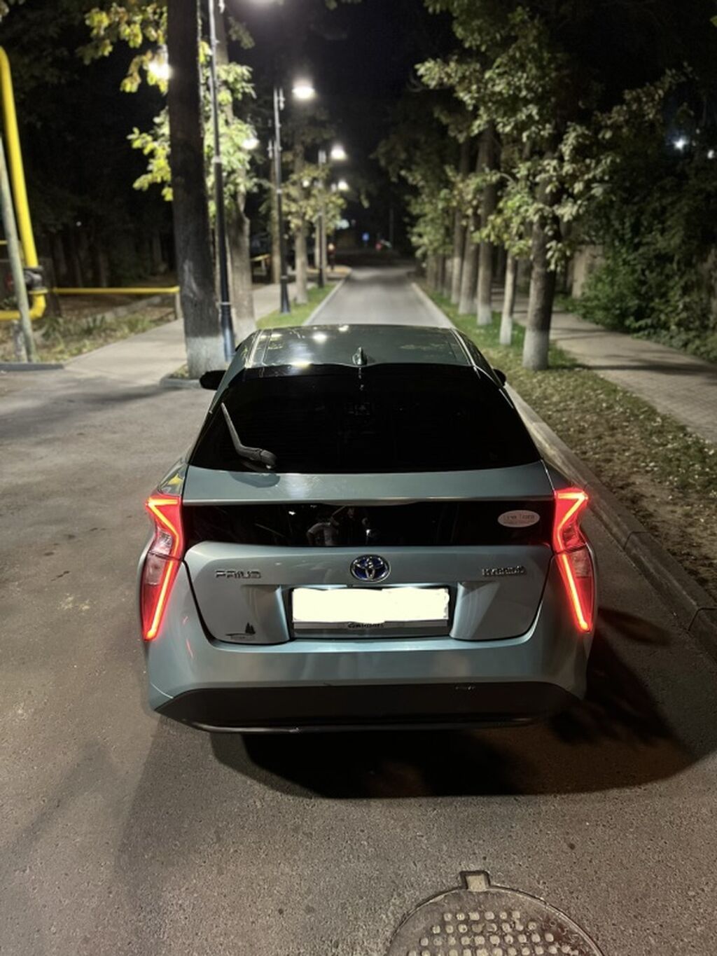 Toyota Prius: 2016 г., 1.8 л, Вариатор, Гибрид, Лифтбек: фото 5