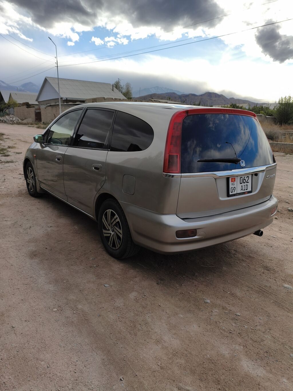 Honda Stream: 2002 г., 2 л, Автомат, Газ, Минивэн: фото 6