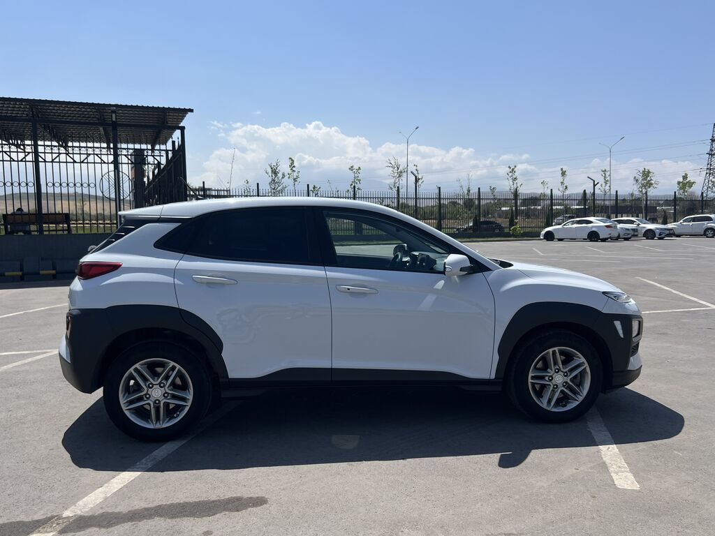 Hyundai Kona: 2018 г., 1.6 л, Автомат, Бензин, Хэтчбэк: фото 6