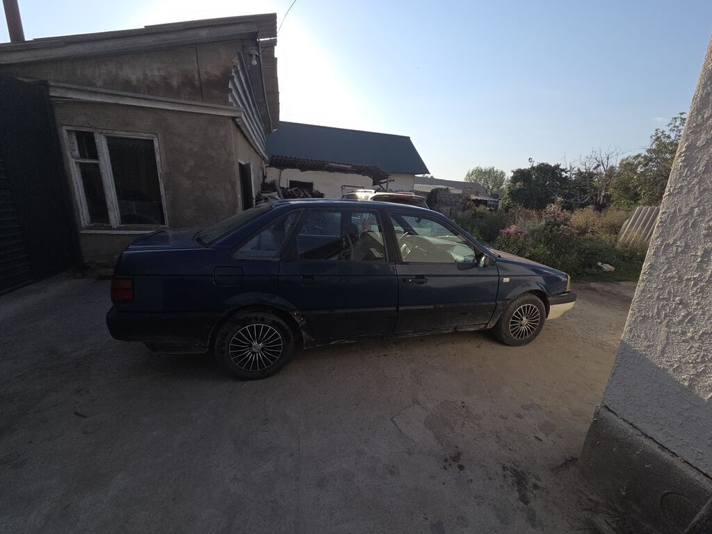 Volkswagen Passat: 1989 г., Механика, Бензин, Седан: фото 4