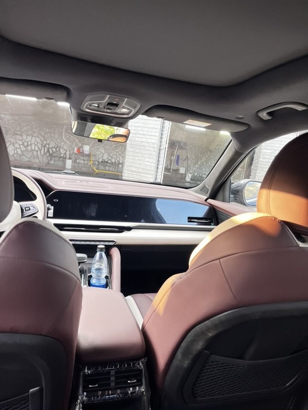 Geely Monjaro: 2024 г., 2 л, Автомат, Бензин, Кроссовер: фото 2