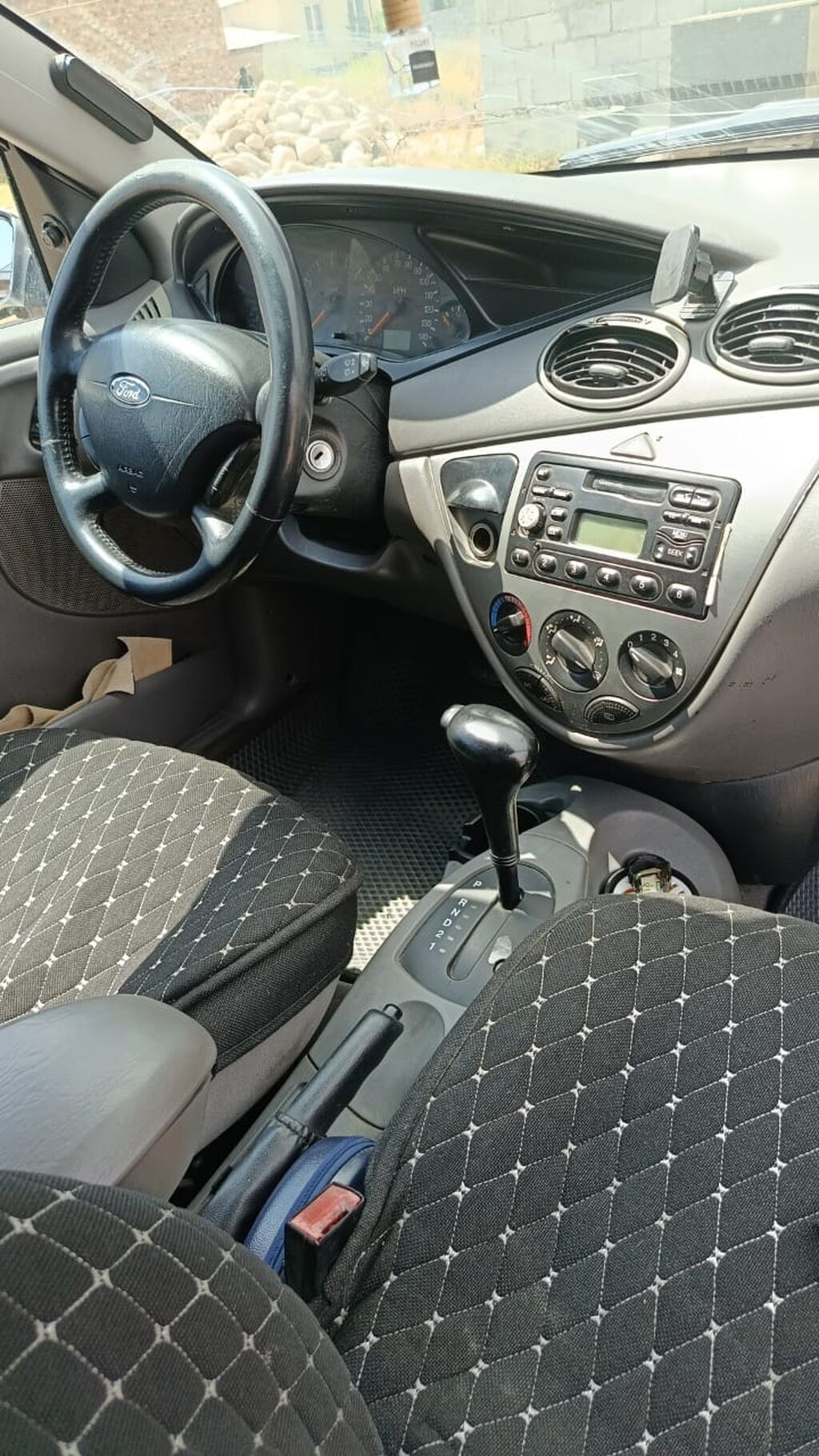 Ford Focus: 2001 г., 2 л, Автомат, Бензин, Седан: фото 4