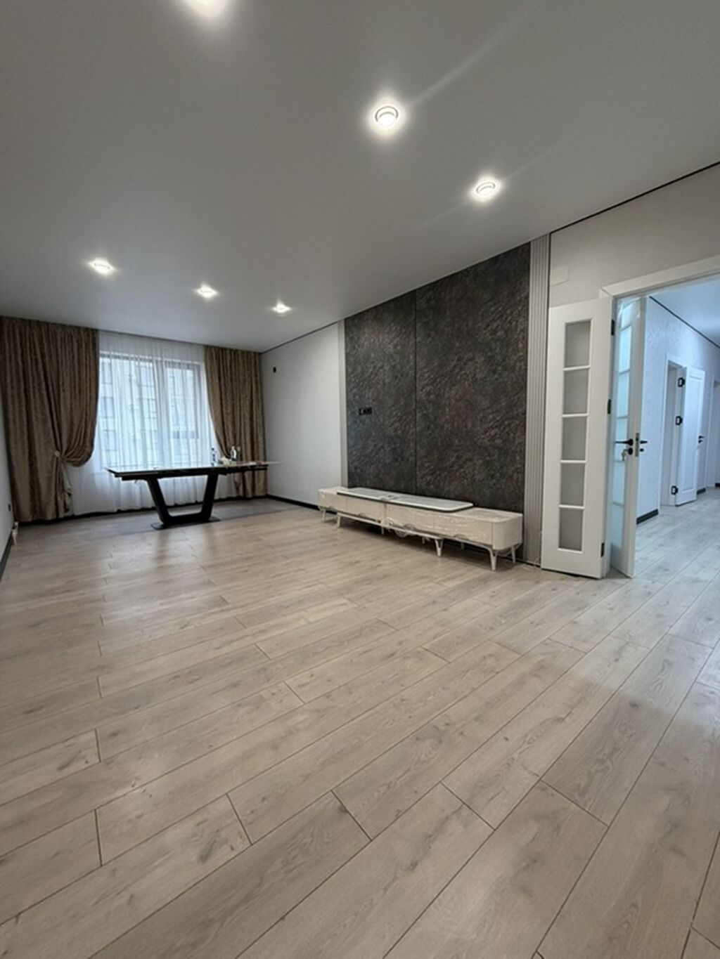 3 комнаты, 87 м², 3 этаж, Дизайнерский ремонт: фото 2