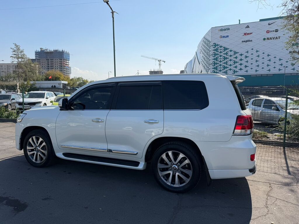 Toyota Land Cruiser: 2019 г., 5.7 л, Автомат, Бензин, Внедорожник: фото 7