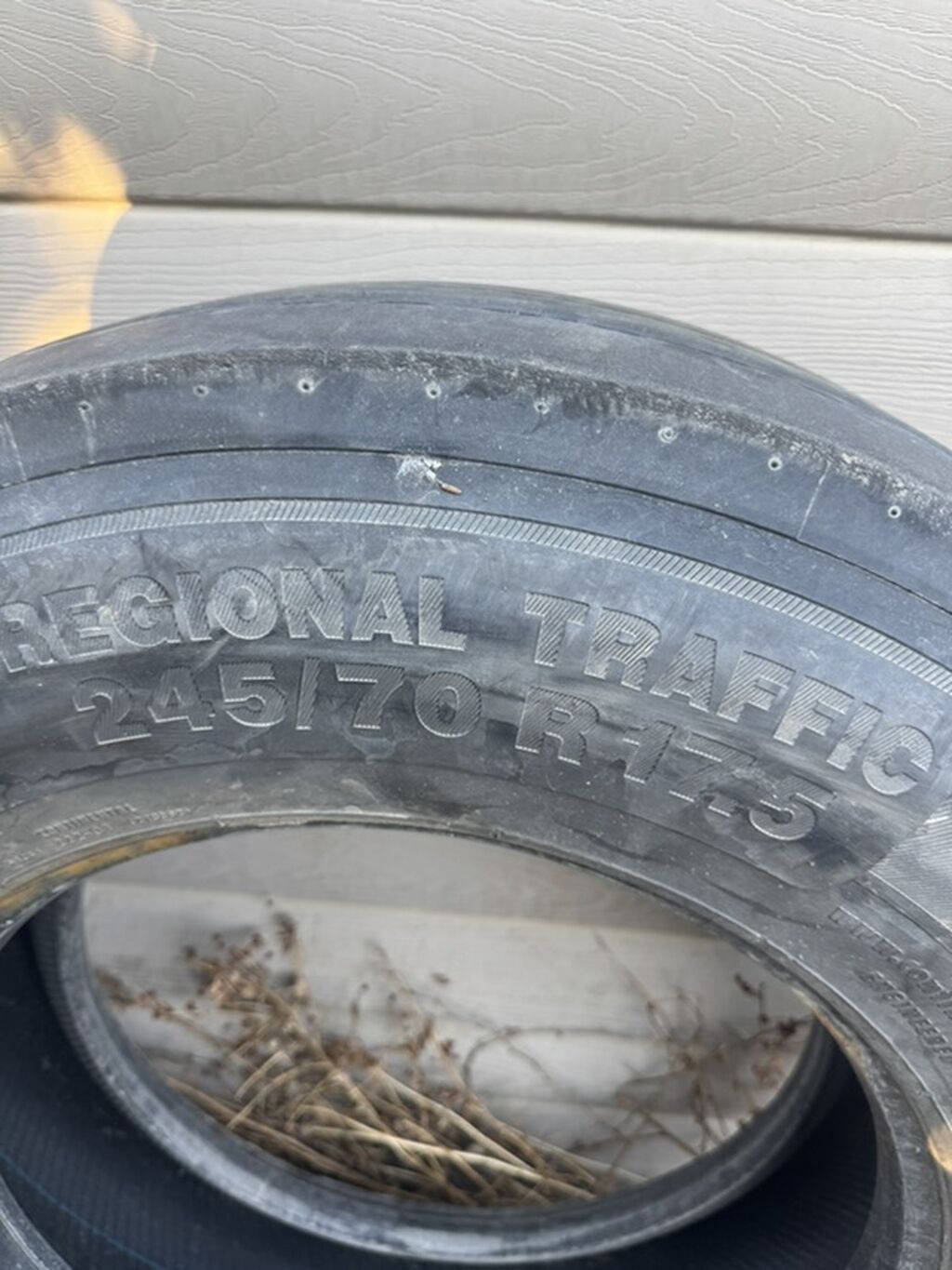 Шина Continental 245/70 R17.5 — фото 2