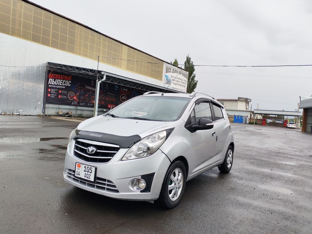 Chevrolet Spark 2011 г., 1 л, автомат, бензин, хэтчбэк: фото 6