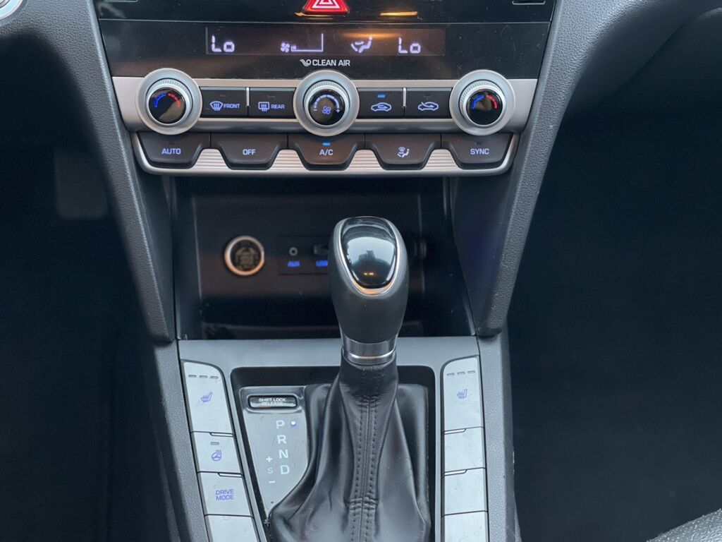 Hyundai Avante: 2019 г., 1.6 л, Автомат, Бензин, Седан: фото 7