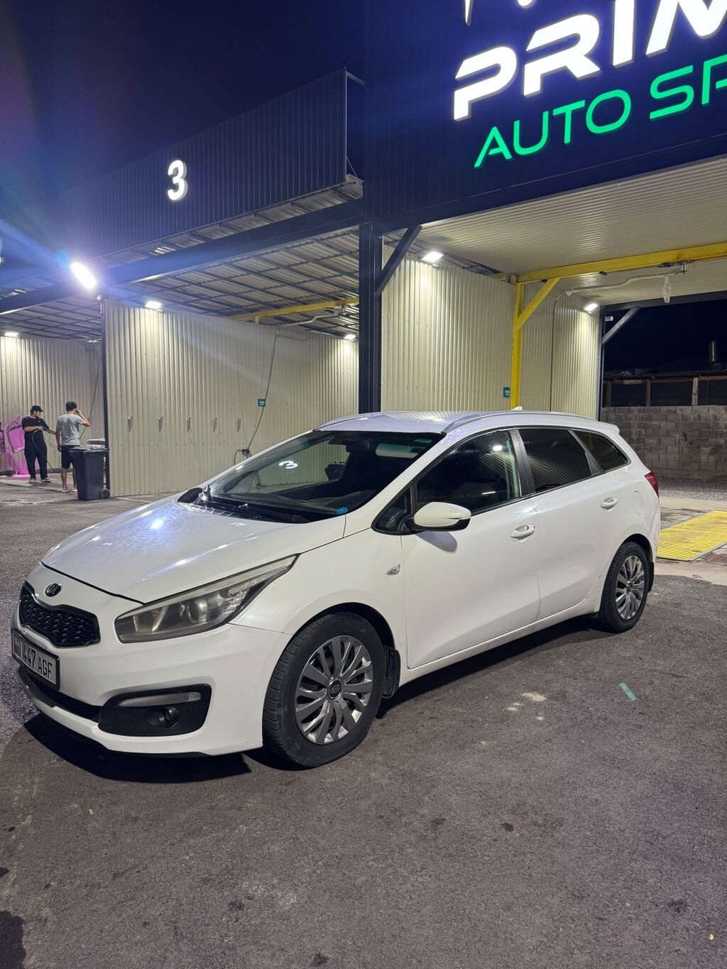 Kia Ceed: 2017 г., 1.6 л, Автомат, Бензин, Универсал — фото 4