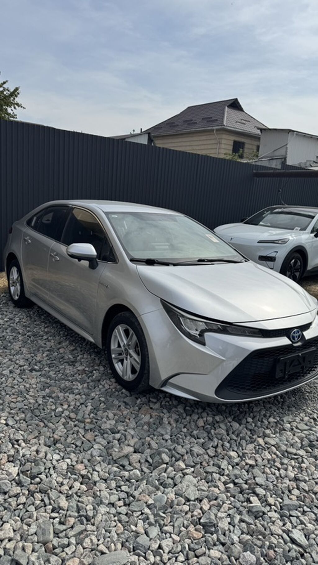 Toyota Levin: 2020 г., Гибрид, Седан: фото 3
