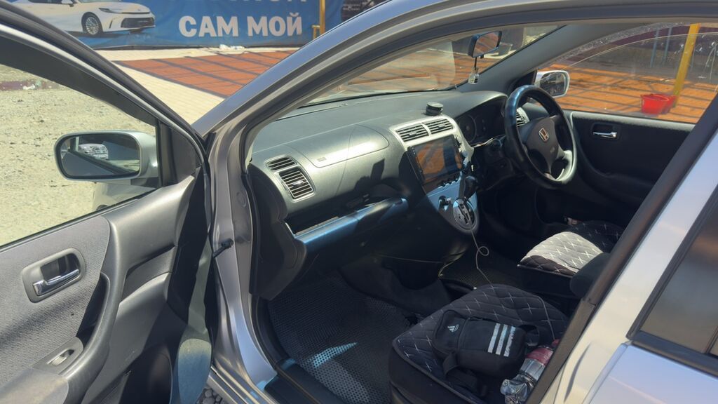 Honda Civic: 2004 г., 1.7 л, Вариатор, Газ, Хэтчбэк — фото 7
