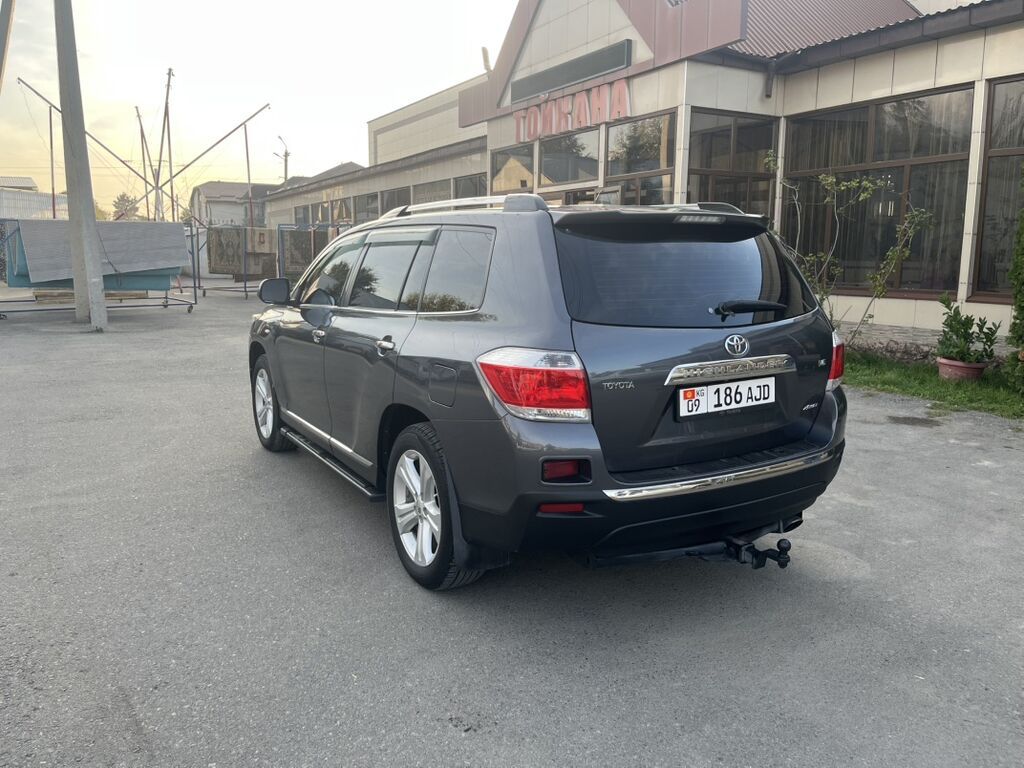 Toyota Highlander: 2010 г., 3.5 л, Автомат, Бензин, Кроссовер: фото 3