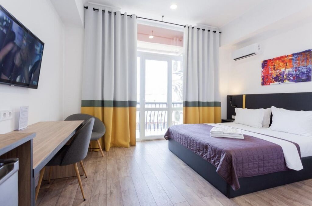 Nərimanov ərazisində 37 otaq (restoranlı) ayrı tikili 7,8 maşınlıq