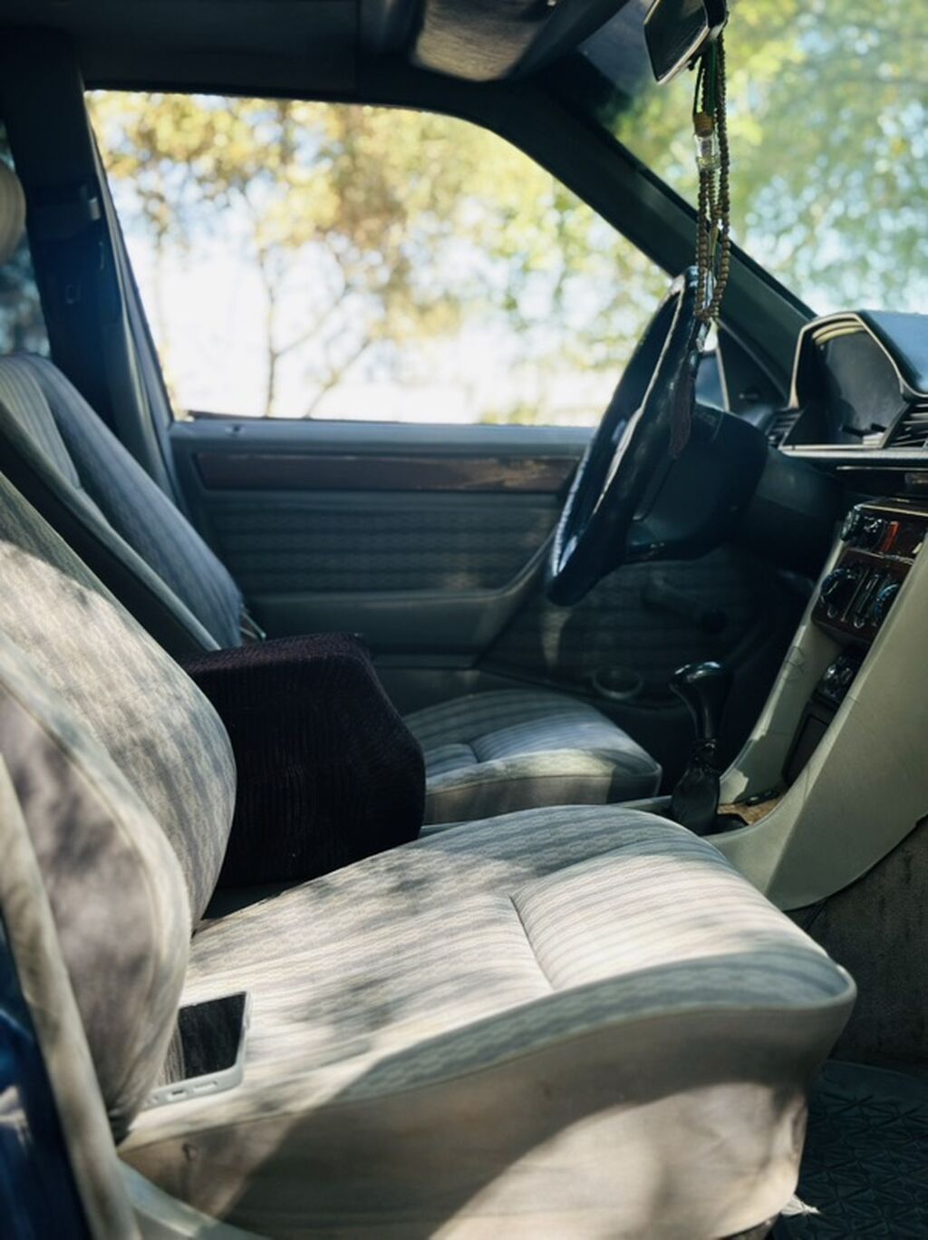 Mercedes-Benz W124: 1990 г., 2 л, Механика, Бензин, Седан: фото 8