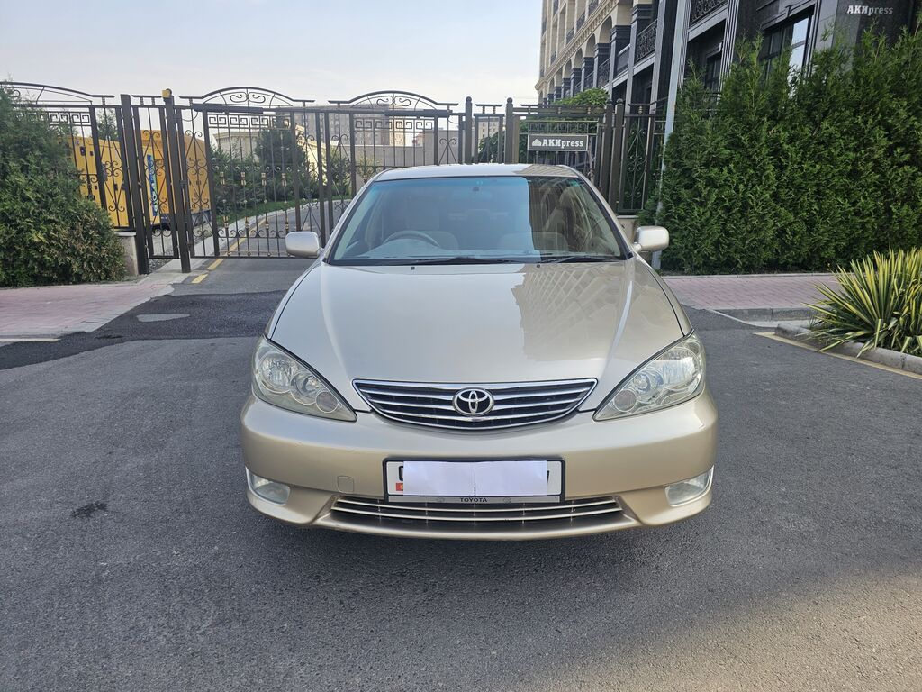 Toyota Camry: 2004 г., 2.4 л, Автомат, Бензин, Седан: фото 2