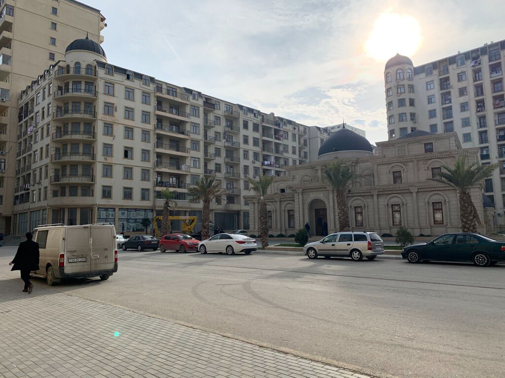 Xırdalan şəhəri, AAAF Park yaşayış kompleksi, 25-ci küçə, 5-ci bina