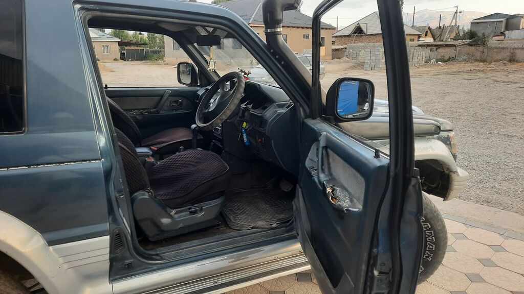 Mitsubishi Pajero: 1991 г., 2.5 л, Автомат, Дизель, Внедорожник: фото 6