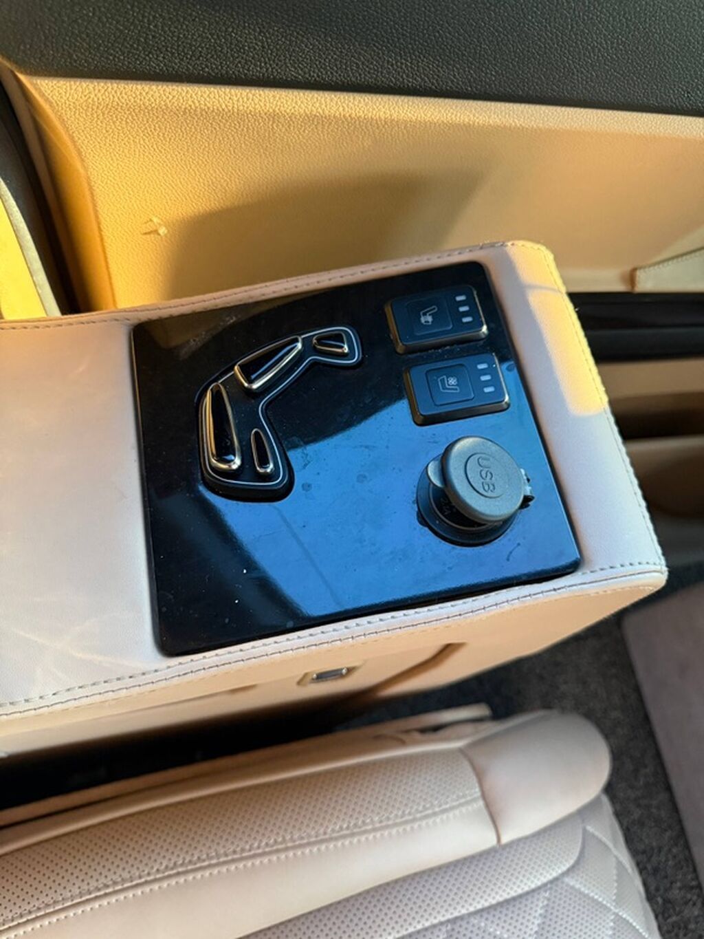 Kia Carnival: 2020 г., 2.2 л, Автомат, Дизель, Минивэн: фото 4