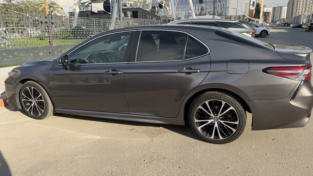 Toyota Camry: 2018 г., 2 л, Бензин, Седан: фото 3