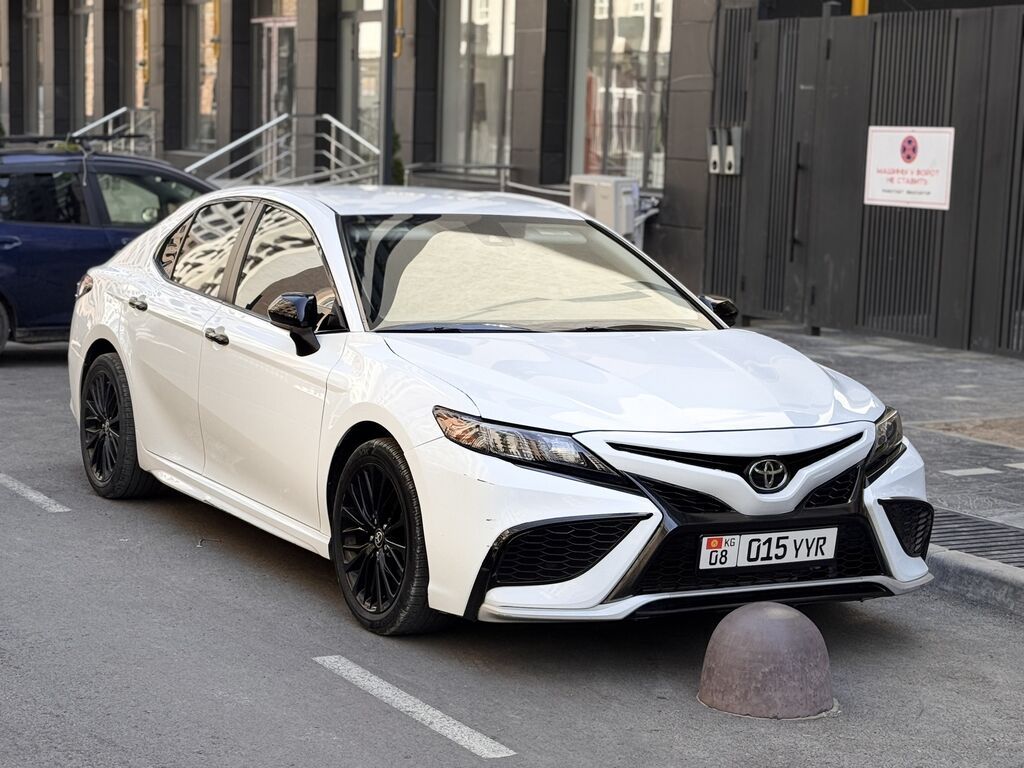 Toyota Camry: 2021 г., 2.5 л, Автомат, Бензин, Седан — фото 5