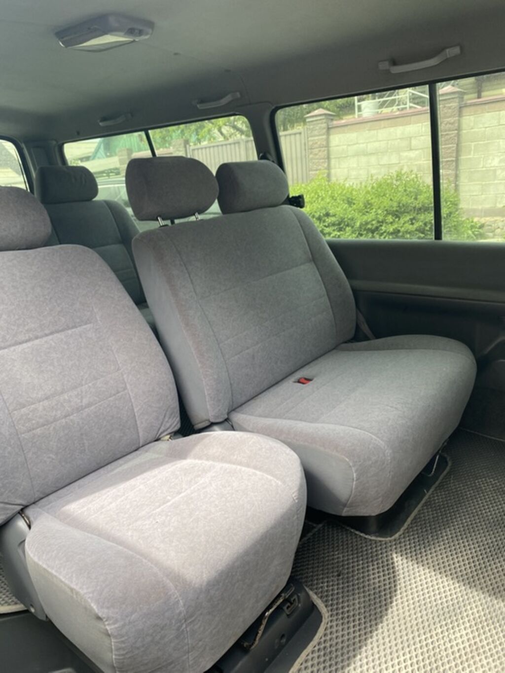 Toyota Hiace: 2003 г., 2.5 л, Механика, Газ, Минивэн: фото 8