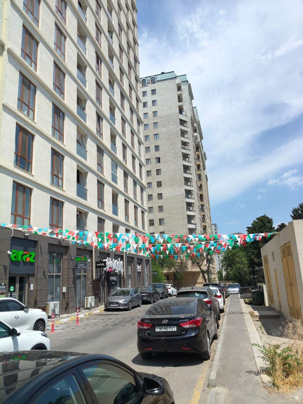 Yasamal, 3 otaqlı, Yeni tikili, m. İnşaatçılar, 80 kv. m