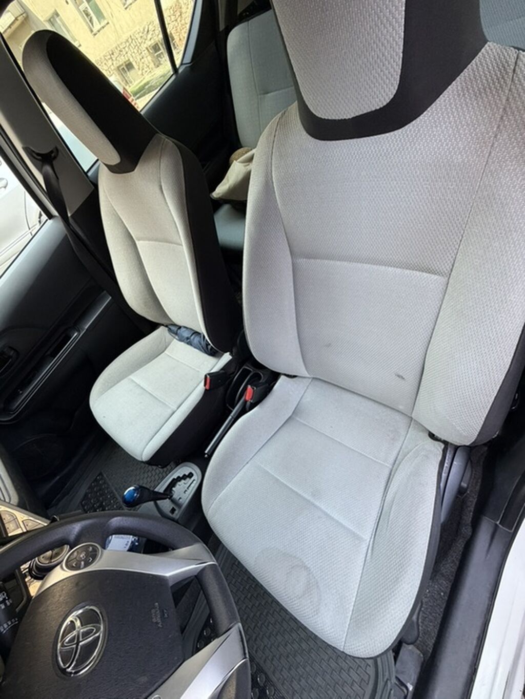 Toyota Aqua: 2016 г., 1.5 л, Вариатор, Гибрид, Хэтчбэк: фото 6