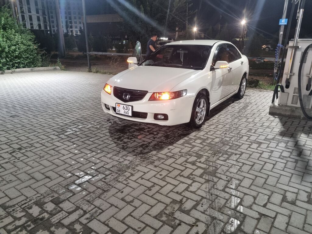 Honda Accord: 2003 г., 2 л, Автомат, Бензин, Седан — фото 5